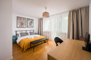 Metro Stokłosy 2-Bedroom Apartment